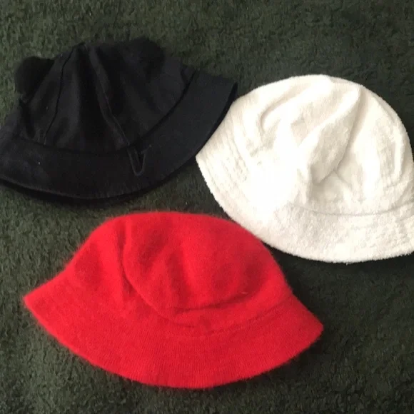 🟧Men’s Bundle of 3 Bucket Hat Set - Black, White, and Red - Picture 3 of 3